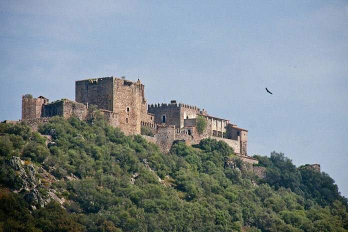 castillo de Azagala