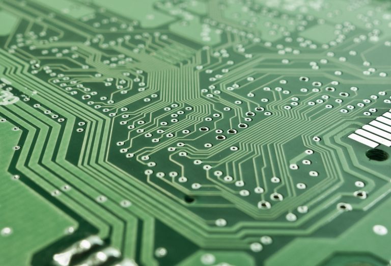 CRM, IA y procesos asistidos