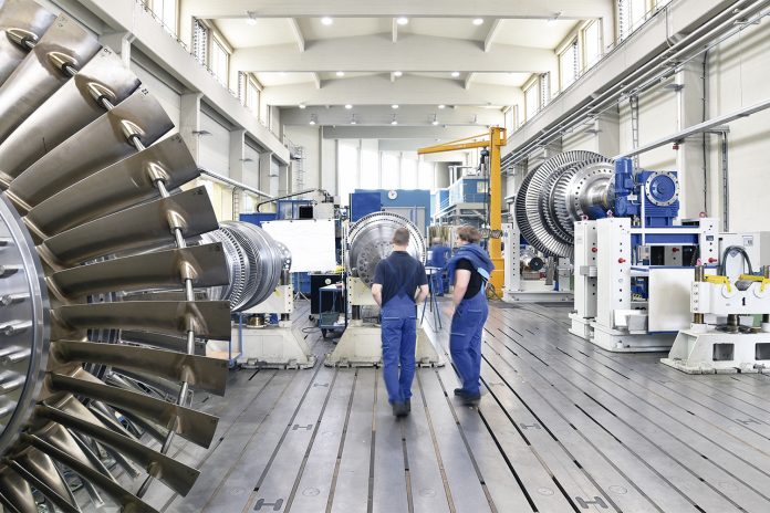 Herstellung von Gasturbinen in einer Fabrik fr Maschinenbau - In