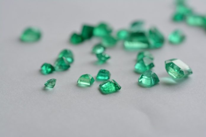 gem-4014145_1280